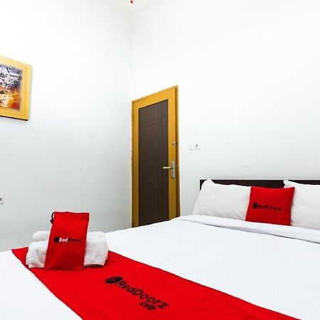 Reddoorz @ Hertasning Area 2 Макасар Екстериор снимка