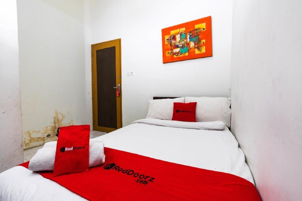 Reddoorz @ Hertasning Area 2 Макасар Екстериор снимка