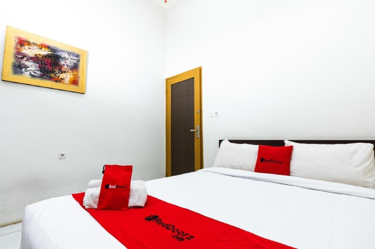Reddoorz @ Hertasning Area 2 Макасар Екстериор снимка